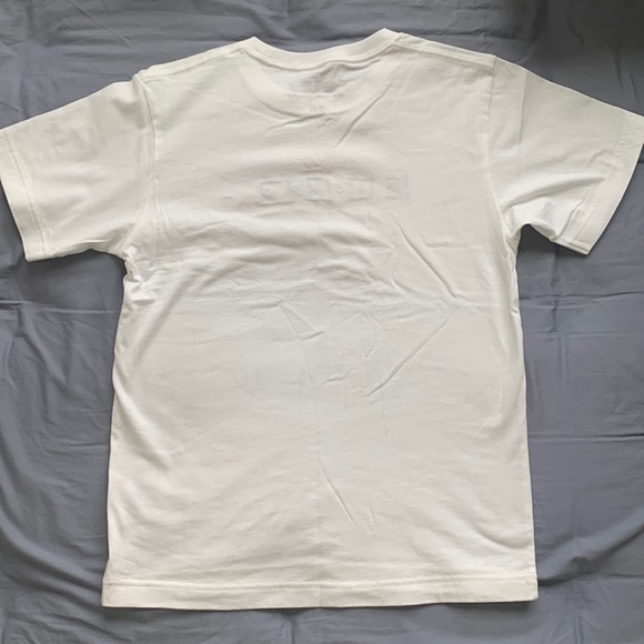 [SOLD] Uniqlo T-shirt 2 for $12 - Picture 3 of 6